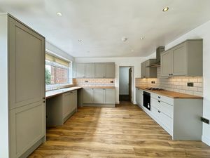 Kitchen- click for photo gallery